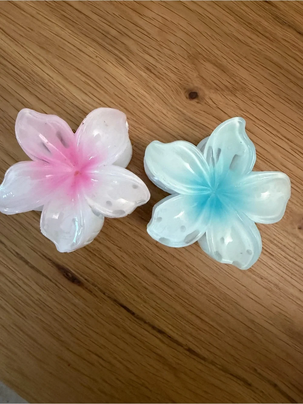 Set of 2 Hawaiian Flower claw clips  - Pink & Blue